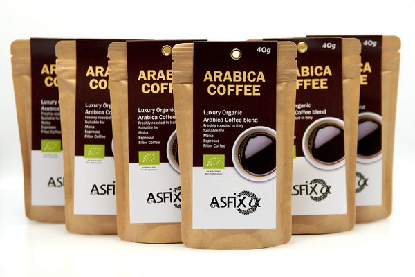 Asfix Alfa – Kawa w torebce z nadrukiem – marka środka adhezyjnego do mas asfaltowych