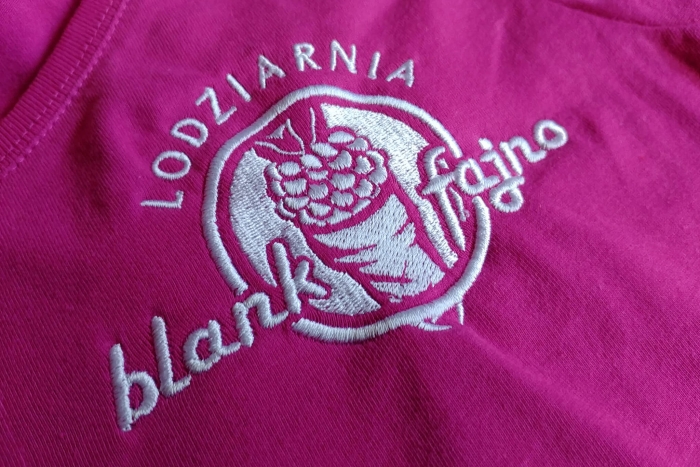 Blank Fajno (Dobre Lody) - Koszulki reklamowe z&nbsp;haftem dla Lodziarni z Goczałkowic